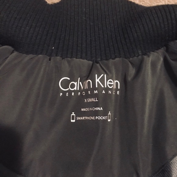 Calvin Klein Performance Vest - Picture 4 of 5